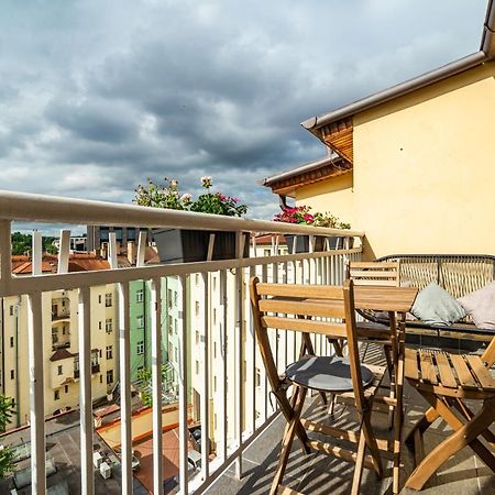Central, Spacious, Modern 5 Bedrm Duplex W/Balcony Prag Exteriör bild