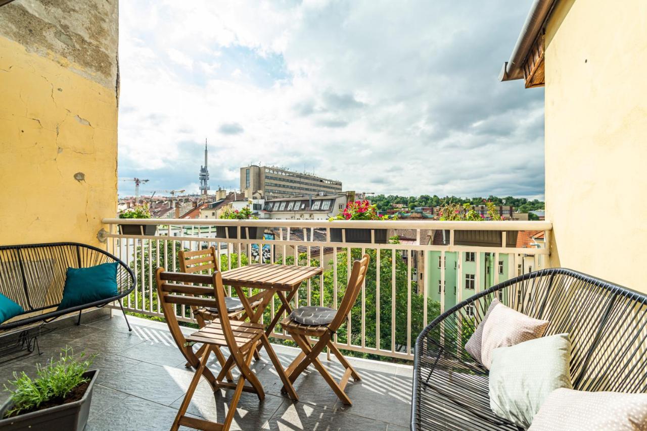 Central, Spacious, Modern 5 Bedrm Duplex W/Balcony Prag Exteriör bild