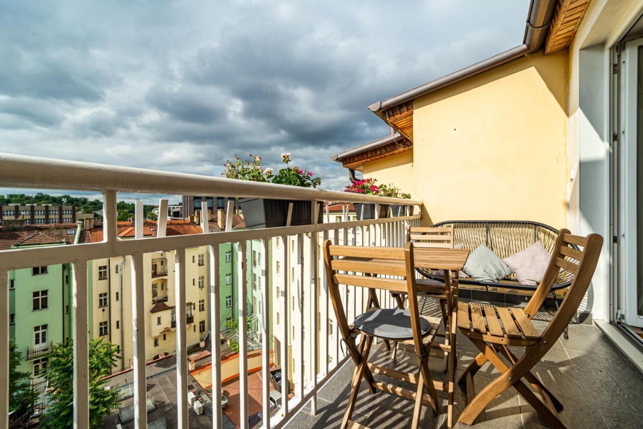 Central, Spacious, Modern 5 Bedrm Duplex W/Balcony Prag Exteriör bild