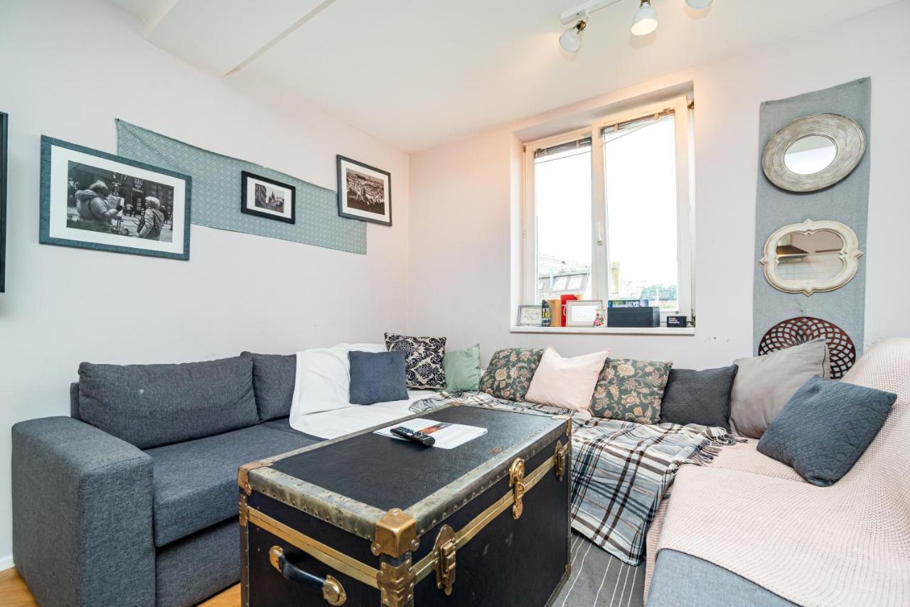 Central, Spacious, Modern 5 Bedrm Duplex W/Balcony Prag Exteriör bild