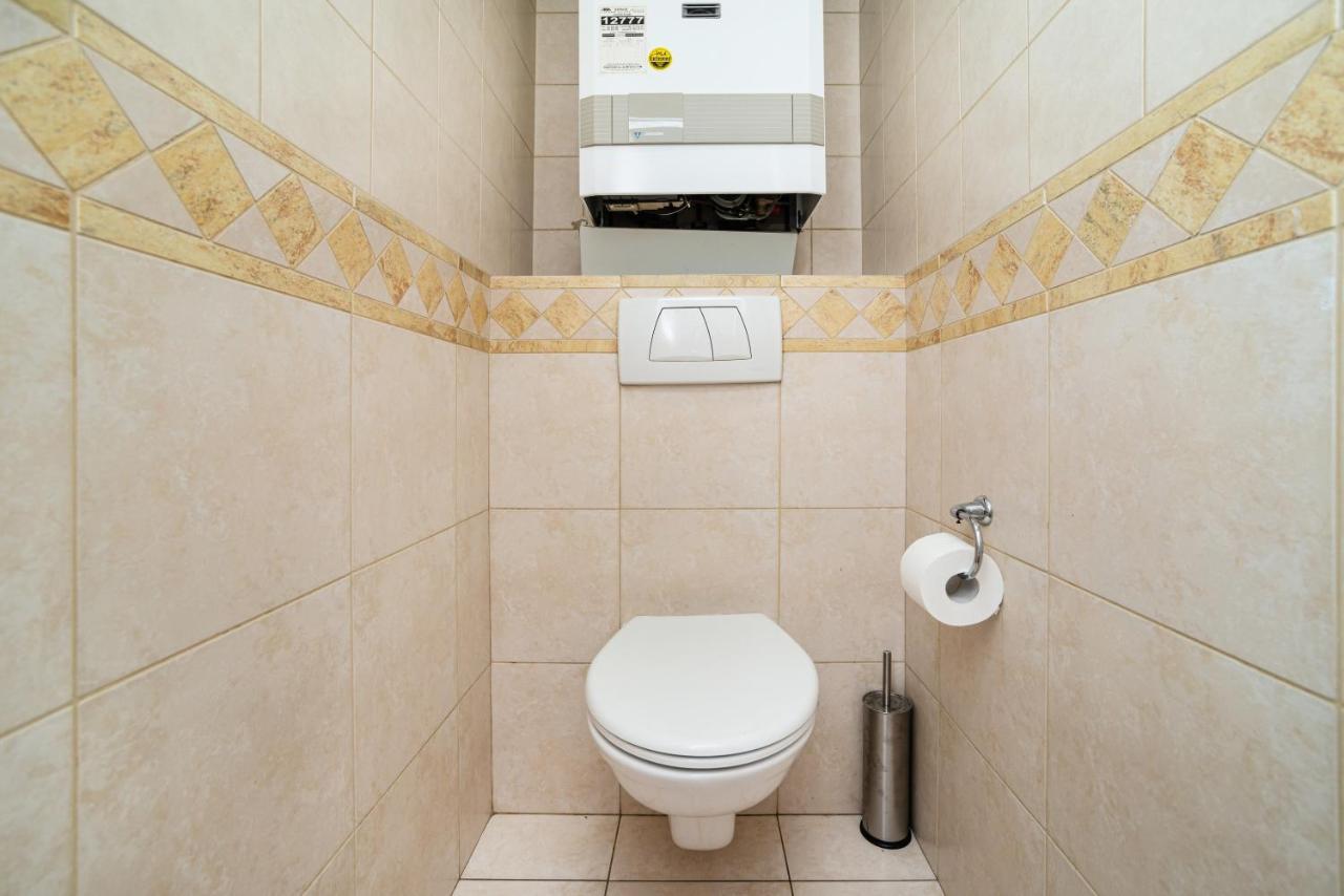 Central, Spacious, Modern 5 Bedrm Duplex W/Balcony Prag Exteriör bild